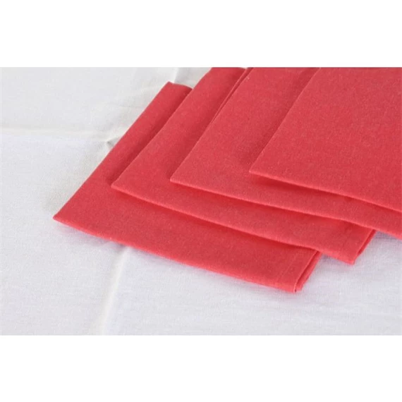 Asztalterítő szett diótörő mintával 150x150x0,2 cm S/5