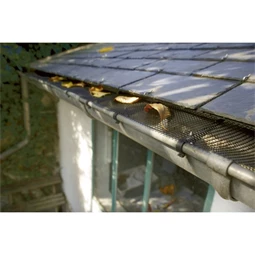 Háló, ereszcsatorna védelméhez 17 cm x 6 m