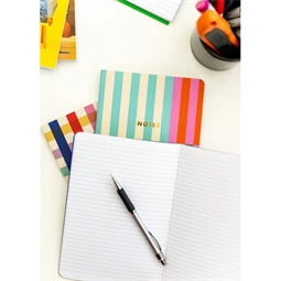 Jegyzetfüzet, absztrakt mintával, A6