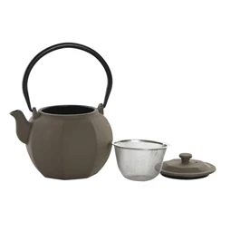 Teáskanna 15x12,5x19 cm 2 féle